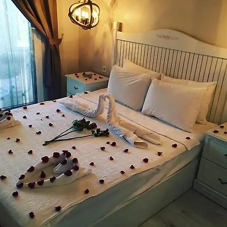 Bed and breakfast Erythros Butik *